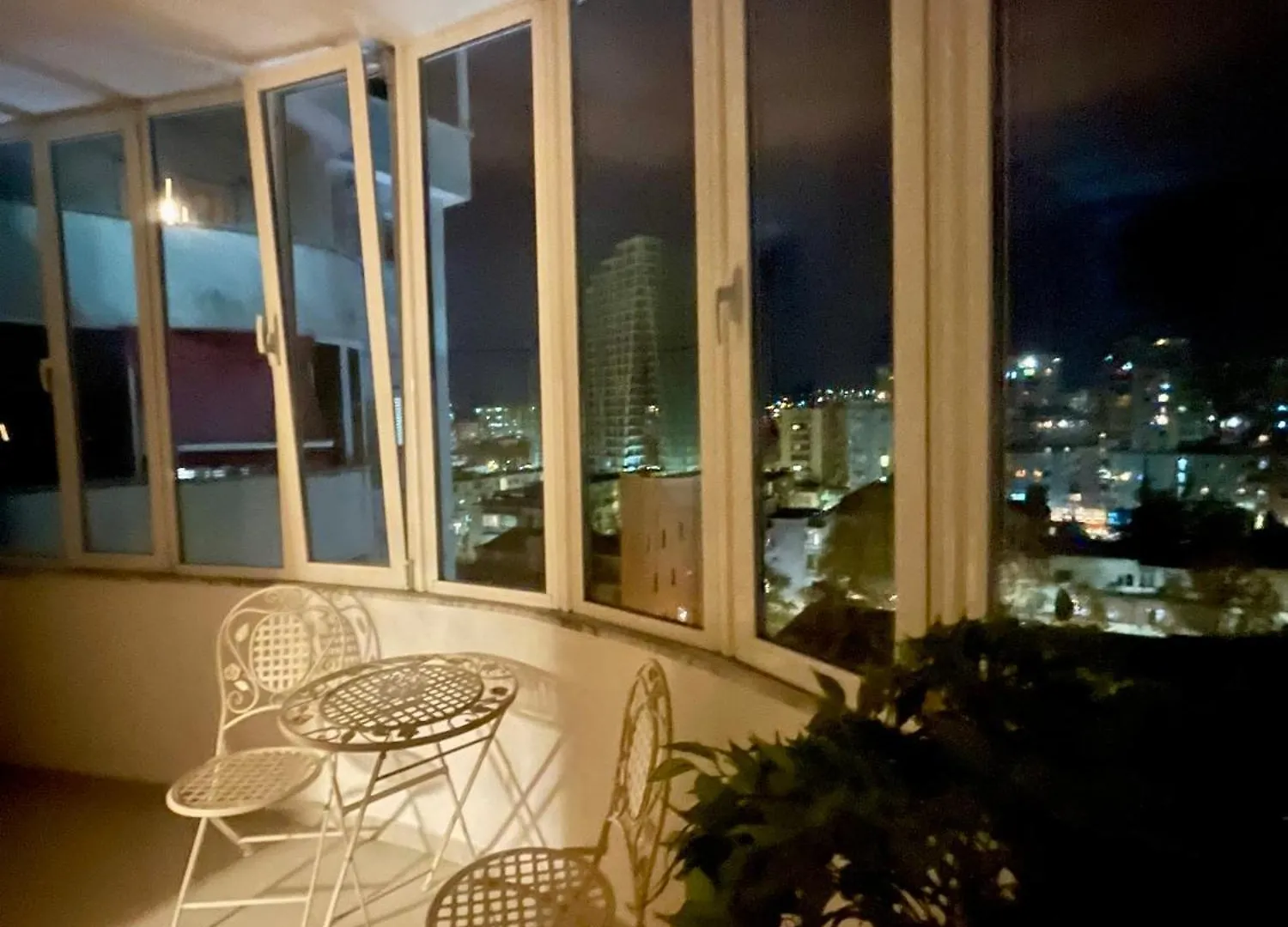 Deoni Apartment Luxury ティラナ アルバニア