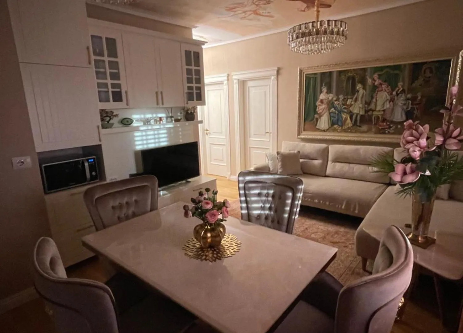 Deoni Apartment Luxury ティラナ